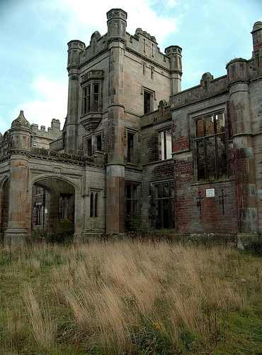 Abandoned House by Project 404
